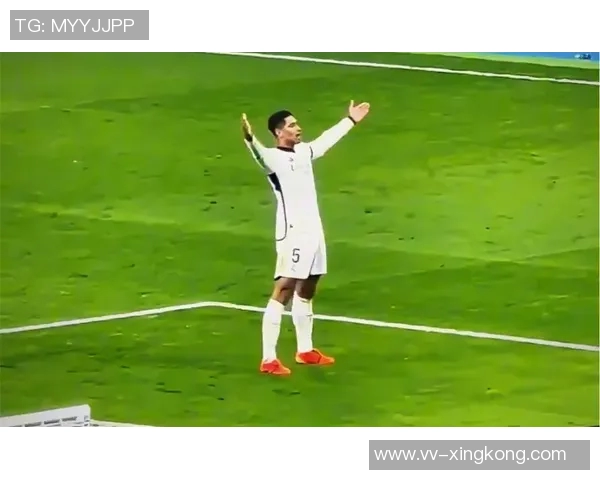 彭啸逆足爆射破门后模仿贝林厄姆庆祝引发全场欢呼